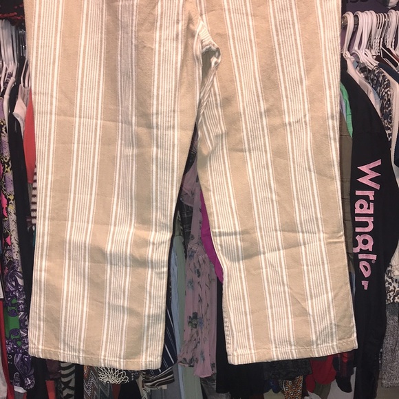 Like NEW Studio Michaela Lizwear Liz Claiborne. Jeans white tan stripped Capri 8 - Picture 7 of 12